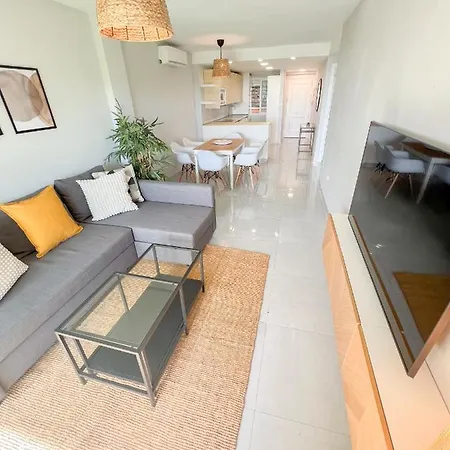 Cozy Apartment With Large Terrace Torremolinos Exterior photo