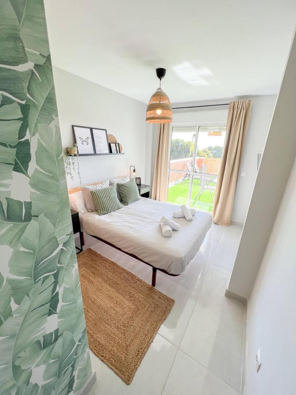 Cozy With Large Terrace Apartment Torremolinos